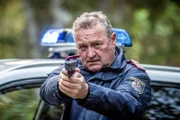 Bei den Ermittlungen vom Überfall bei Familie Krimmler ist Kroisleitner (Ferry Öllinger) auf einer heißen Spur. Ist ein Familienmitglied selbst Täter des Überfalls gewesen?