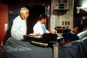 Dr. Mark Sloan (Dick Van Dyke, l.)