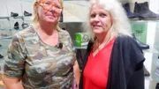 Kandidatin Undine (l.) mit ihrer Shoppingbegleitung Anja