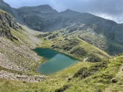 Der herzförmige Lago di Calvaresc ist das Wahrzeichen des Calancatals.