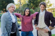 Clarissa mit Schiller (Moritz Heidelbach, rechts) und Goethe (Daniel Scholz, links)