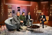 Von links: Oliver Welke, Klaas Heufer-Umlauf und Bastian Pastewka spielen mit Michael Kessler ein Überraschungsquiz in ihrer Show "Welke & Pastewka - Wiedersehen macht Freude!".