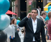 Reese (Jim Caviezel)