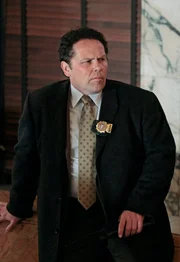Detective Fusco (Kevin Chapman)