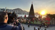 Weihnachten am "Duftenden Hafen" - die Hongkonger lieben ihre exklusive Weihnachtsdekoration.