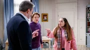 Christoph (Dieter Bach, l. mit Lukas Leibe, M. und Aylin Ravanyar, r.) hofft aufgeregt auf eine neue Spur, als er von Valentinas Begegnung mit Tom erfährt.