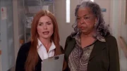 Monica (Roma Downey, l.) und Tess (Della Reese) hoffen, dass Allen sich aus dem Netz der Lügen befreien wird.