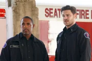 Ben Warren (Jason George, l.); Jack Gibson (Grey Damon, r.)