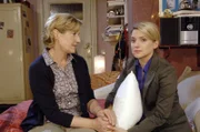 Bei ihrer Mutter Susanne (Heike Jonca, l.) findet die traurige Anna (Jeanette Biedermann, r.) Halt und Trost.