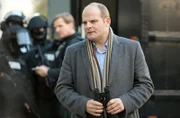 Banküberfall in Berlin-Mitte: Johannes Sonntag muss seine Chefin aus der Geiselhaft befreien - und ausgerechnet jetzt ist Julia Klug in Urlaub. Im HG Thomas Kraft.