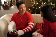 Randall Park (Louis Huang), Constance Wu (Jessica Huang).