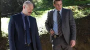 Detective Thomas "TJ" Jaruszalski (Corey Stoll, l.) und Detective Rex Winters (Skeet Ulrich)  Die Verwendung des sendungsbezogenen Materials ist nur mit dem Hinweis und Verlinkung auf TVNOW gestattet.