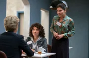 Internes Coaching: die Psychologin Hiltrud Pommerenke-Preuß (Yasmina Djaballah, r.) versucht die Beamten dazu zu bewegen, sich persönliche Dinge anzuvertrauen. Bei Frau Küppers (Saskia Fischer, l.) und Harry Möller (Maria Ketikidou, M.) klappt es ganz gut.