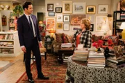 Andrew (David Walton, l.); Judy (Linda Lavin, r.)