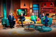 Paul Panzer, Michael Mittermeier, Mirja Boes und Olaf Schubert bringen in "Comedy rettet die Welt" humorvolle Antworten auf gesellschaftliche Fragen.