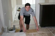 Tarek El Moussa gibt sein Bestes, um alte Häuser in neuem Glanz erscheinen zu lassen ...
