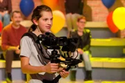 Kamerakind Julia aus Zederhaus/Österreich filmt aufmerksam die Sendung mit.
