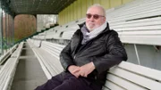 Sportreporter-Legende Heribert Faßbender hat das "Wunder von Bern" als Teenager erlebt und nimmt die Zuschauer mit in eine Zeit, in der Träume wahr wurden - auch abseits des Fußballplatzes.