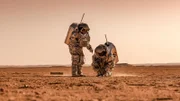 Mars-Simulation im Oman: Im Raumanzug testen Analog-Astronauten wissenschaftliche Instrumente für den Einsatz auf dem roten Planeten.