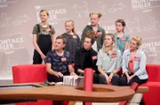 Hinten v li.: Emma Bez, Helena Glänzel, Lotte Weise, Saphira Seyfang; vorne v. li.: Thomas Schäberle, Carina Reyes, Annabell Ehrmann und Lena Biedlingmayer vom Circus Circuli Zimt & Zucker.