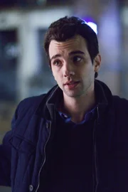 Josh (Jay Baruchel)