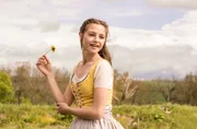 Die herzensgute Christine ist ihrer Schwester Almas liebstes Modell.