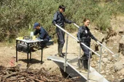 Camille Saroyan (Tamara Taylor, l.); Temperance Brennan (Emily Deschanel, r.)