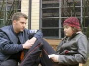 Felix (Florian Heiden) bietet Hanna (Lotte Letschert) seine Freundschaft an. Er glaubt, dass Hanna Hilfe gut gebrauchen könnte. Doch Hanna geht auf sein Freundschaftsangebot nicht ein.