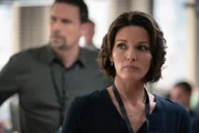 Isobel Castille (Alana De La Garza)
