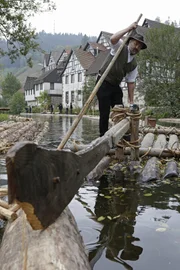 Von Schiltach im Schwarzwald fuhren die Flˆﬂe noch bis 1894 bis zum Rhein. in Verbindung mit der Sendung bei Nennung ZDF/Bilderfest GmbHVon Schiltach im Schwarzwald fuhren die Fl?fle noch bis 1894 bis zum Rhein. in Verbindung mit der Sendung bei Nennung ZDF/Bilderfest GmbH
