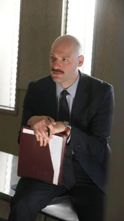Detective Thomas "TJ" Jaruszalski (Corey Stoll)
