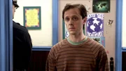 Die Seriennummer der Waffe führt die Ermittler zu Lucas Bilton (Joe Egender), dem Betreuer eines Uni-Wohnheims. Offensichtlich hat er vielen der Mädchen die Studiengebühren vorgestreckt, als Gegenleistung mussten sie für ihn anschaffen gehen.