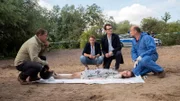 Die 16-jährige Silke Bruhn wird tot aus der Trave geborgen. Erste Untersuchungen durch Dr. Strahl (Christoph Tomanek, r.) ergeben, dass sie vor ihrem Tod geschlagen wurde. Finn (Sven Martinek, l.), Nina Weiss (Julia E. Lenska, 2.v.l.) und Lars (Ingo Naujoks, 2.v.r.) gehen von einem Verbrechen aus.