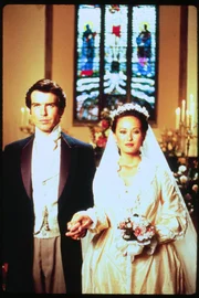 Phileas Fogg (Pierce Brosnan) und Prinzessin Aouda (Julia Nickson)
