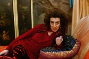 Nachdem "Imara" (Suzanne Krull), eine Machthungrigen Hexenmeisterin, einen Zauber ausspricht, erfolgt ein Körpertausch zwischen ihr und Phoebe ...
