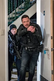 Jay Halstead (Jesse Lee Soffer, l.), Kenny Rixton (Nick Wechsler).