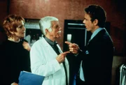 (v.l.n.r.) Madison Wesley (Joanna Cassidy); Dr. Mark Sloane (Dick Van Dyke); Brett Hayward (John Schneider)