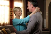Wider jeder Vernunft willigt Kathrin Globisch (Andrea Kathrin Loewig) ein, Alexander Weber (Heio von Stetten) noch vor seiner Gerichtsverhandlung zu heiraten.