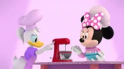 L-R: Daisy Duck, Minnie Mouse