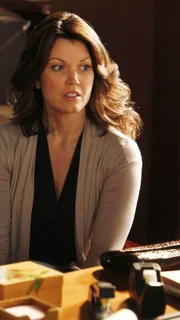 Monica (Bellamy Young), die Ehefrau des Golfprofis Chip Jarrow.