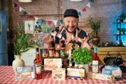 Egal ob süße Giotto-Kugel oder knalliger Aperol: Sebastian Lege kennt die Tricks der Lebensmittelindustrie.