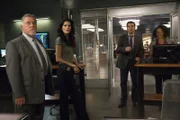 L-R: Vince Korsak (Bruce McGill), Jane Rizzoli (Angie Harmon) und Frankie Rizzoli Jr. (Jordan Bridges)