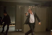 Reese (Jim Caviezel)