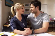 Als Anna (Marylu-Saskia Poolman) bewusst wird, wie sehr auch Paco (Milos Vukovic) unter dem Verlust des Kindes gelitten hat, versöhnen sich sie beiden.
