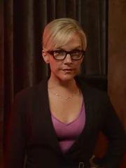 (1. Staffel) - Als Psychotherapeutin des Höllenfürsten hat es Linda Martin (Rachael Harris) nicht immer einfach. Vor allem die Tatsache, dass er fast jeden Menschen mit seinen übernatürlichen Fähigkeiten beeinflussen kann, wird teilweise zu einem echten Problem ...