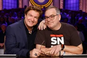 Rateteam-Kapitän Bernhard Hoëcker (r.) und der Schauspieler Francis Fulton-Smith (l.) bilden ein Rateteam.