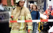 Ellen Berlinger (Heike Makatsch) wurde bei einem Einsatz zu Boden geworfen und sollte sich besser schonen. Deshalb machen sich ihr Chef Volker Gaus (Holger Kunkel) und der Kollege Hendrik Koch (Max Thommes) Gedanken, als sie keinesfalls ins Krankenhaus will.