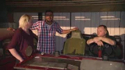 Von links: Julia, Trödelexperte Sükrü Pehlivan und Peter.