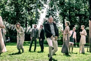 Nils (Samuel Finzi)