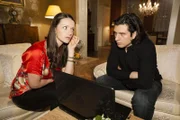 Jenny (Kaja Schmidt-Tychsen) und Maximilian (Francisco Medina) treiben weiter ihr Pläne eines Machtwechsels voran.